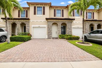 7146 SW 163rd Ave, Miami: photo 1 of 40