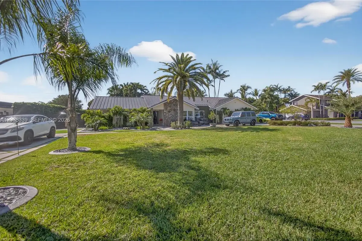 15050 SW 167th St, Miami: photo 1 of 47