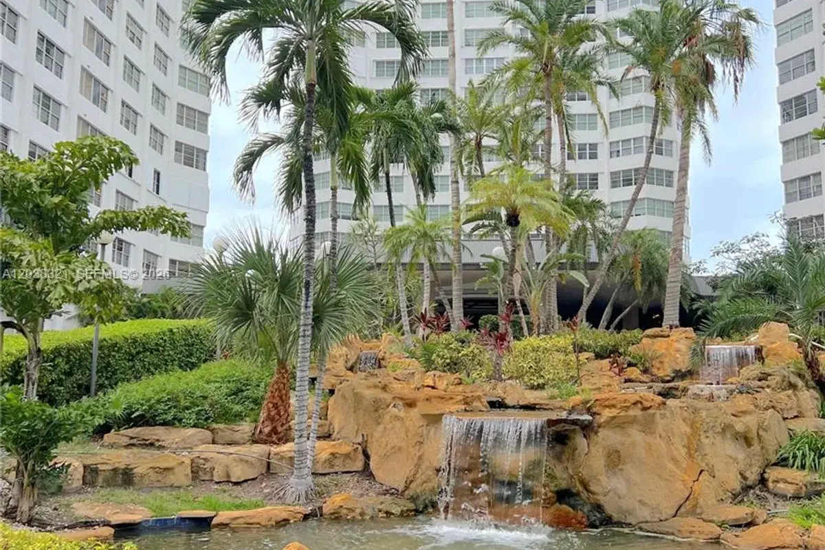 801 Brickell Bay Dr #364, Miami: photo 1 of 19