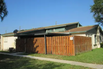 1065 Manor Dr, Palm Springs: photo 1 of 19