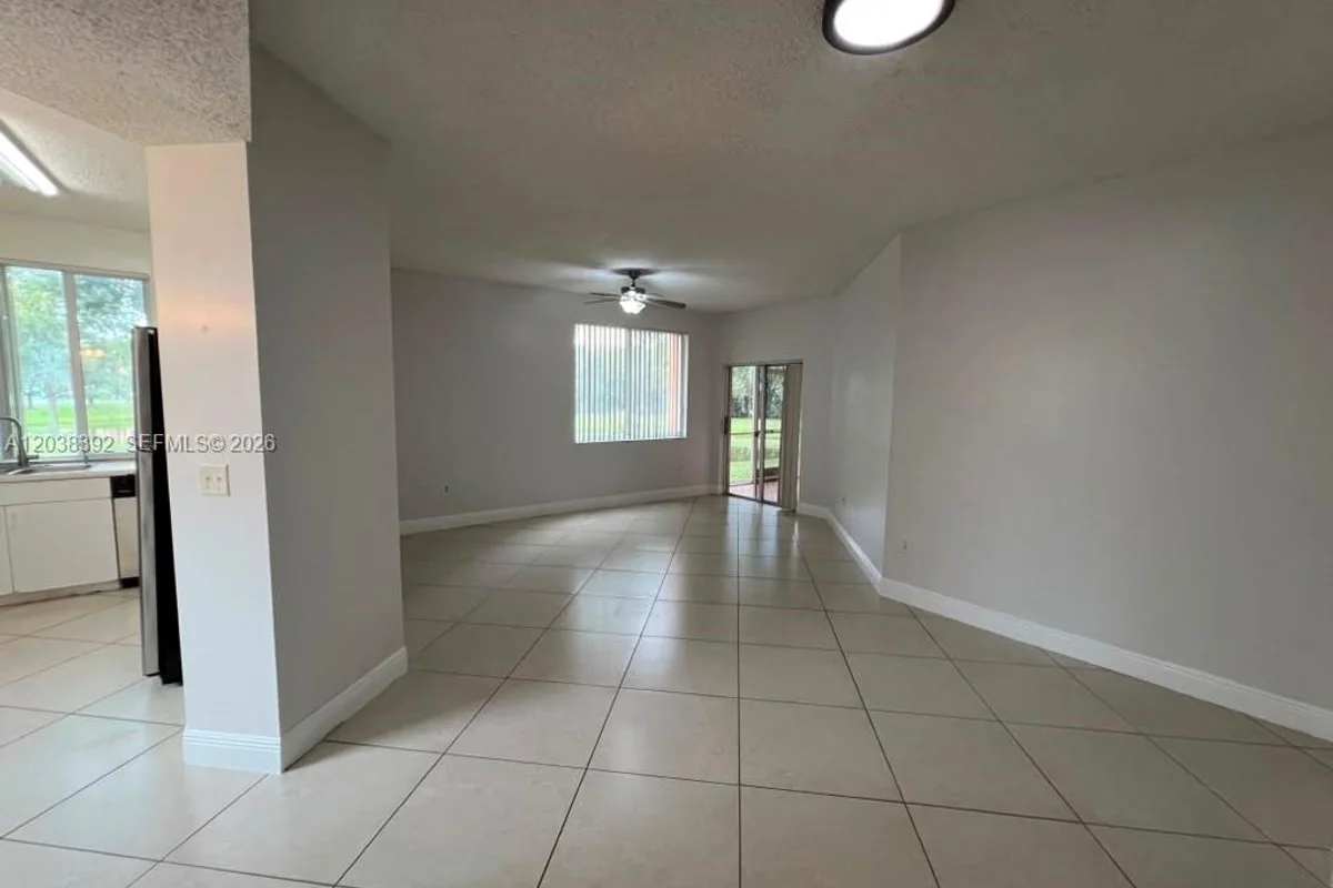 6992 SW 39th St #I101, Davie: photo 1 of 26