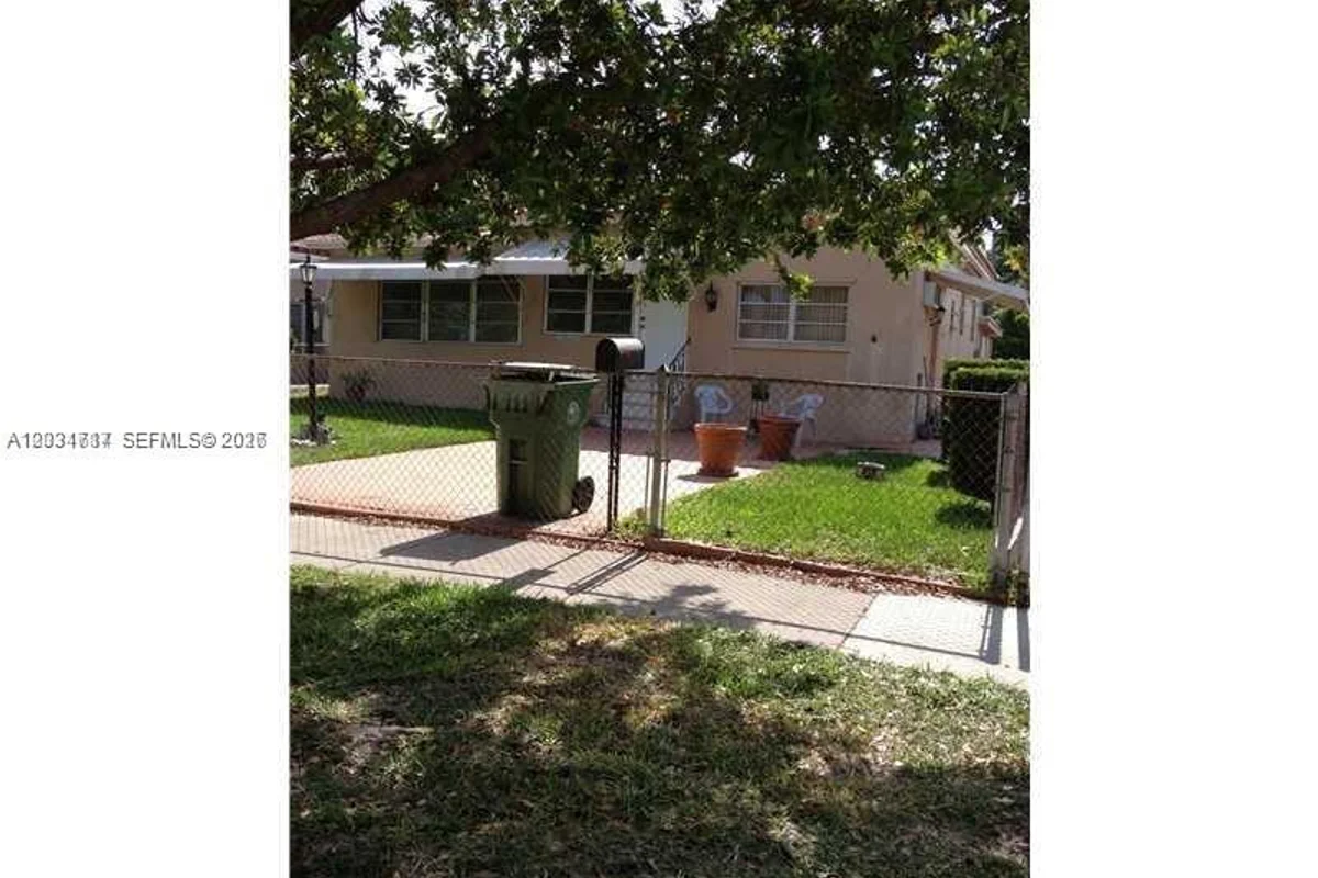 House in Miami: photo 1 of 1