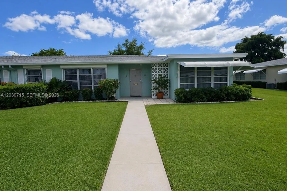 200 E High Point Ct E #D, Delray Beach: photo 1 of 17