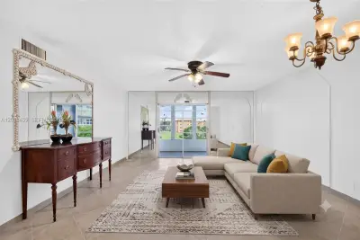 2615 NE 1st Ct #303, Boynton Beach: photo 1 of 47