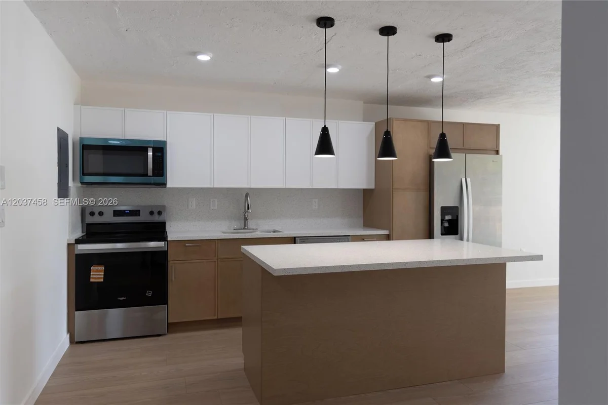 7300 NW 17th St #112, Plantation: photo 1 of 41