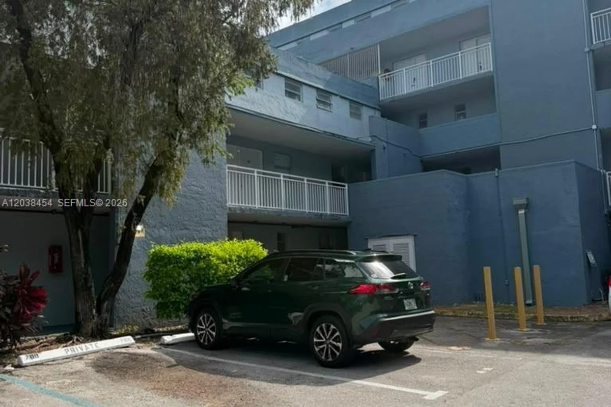 9375 Fontainebleau Blvd #L225, Miami: photo 1 of 10