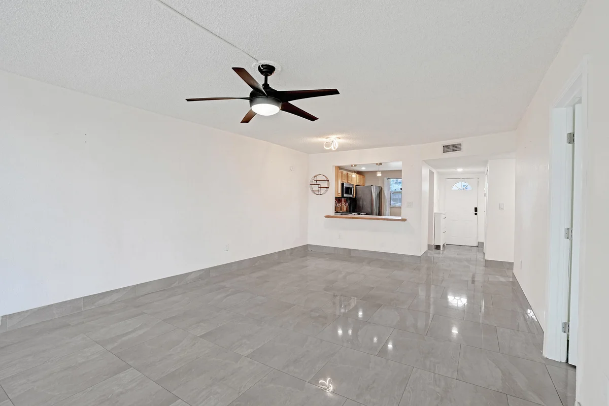 8301 Sands Point Blvd #S102, Tamarac: photo 1 of 33