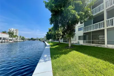 450 Paradise Isle Blvd #205, Hallandale Beach: photo 1 of 15