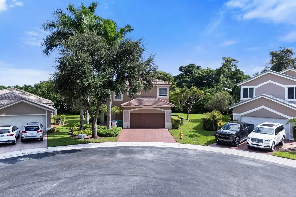 7400 NW 70th Ave, Parkland: photo 1 of 26