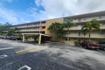 330 NE 26th Ave #202, Boynton Beach: photo 1 of 48