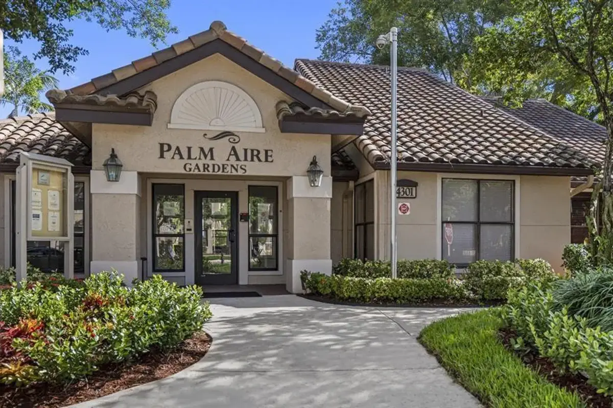 4341 W Mcnab Rd #10, Pompano Beach: photo 1 of 41