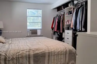 4701 SW, Davie: photo 1 of 15