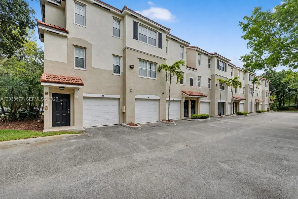 5880 W Sample Rd #203, Coral Springs: photo 1 of 21