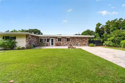 8250 SW 118th Ter, Miami: photo 1 of 63