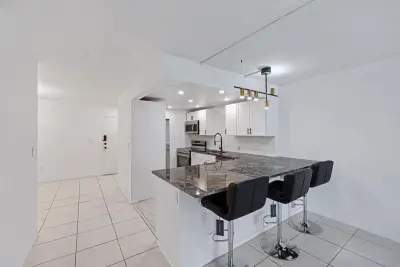 7100 NW 17th St #220, Plantation: photo 1 of 34