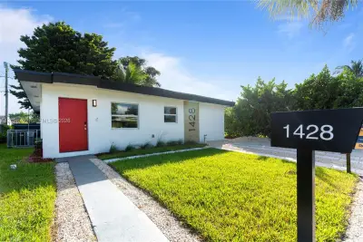 1428 NE 153rd Ter, North Miami Beach: photo 1 of 31