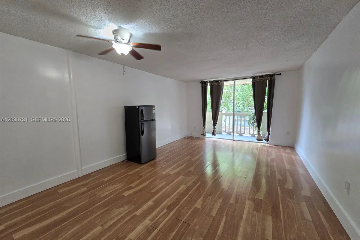 1800 Sans Souci Blvd #314, North Miami: photo 1 of 8