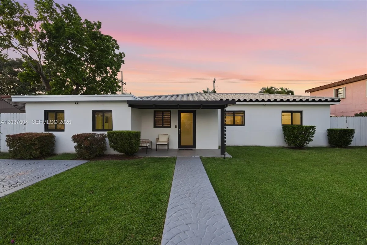 7395 SW 39th St, Miami: photo 1 of 48