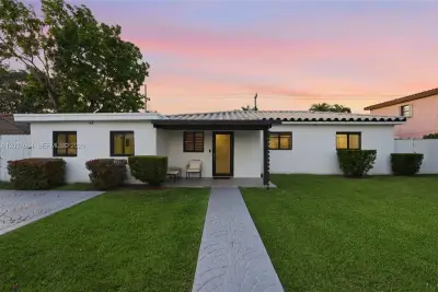 7395 SW 39th St, Miami: photo 1 of 48