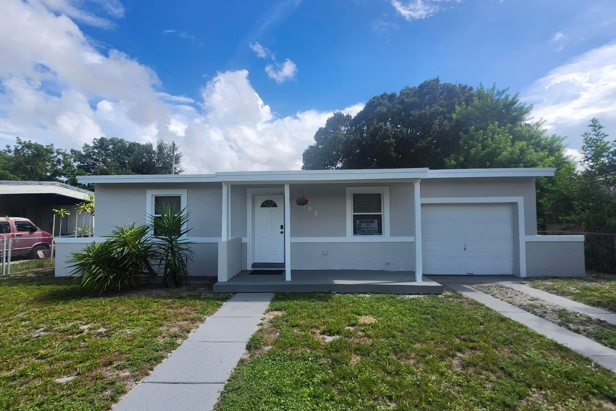 942 NW 12th St, Fort Lauderdale: photo 1 of 19