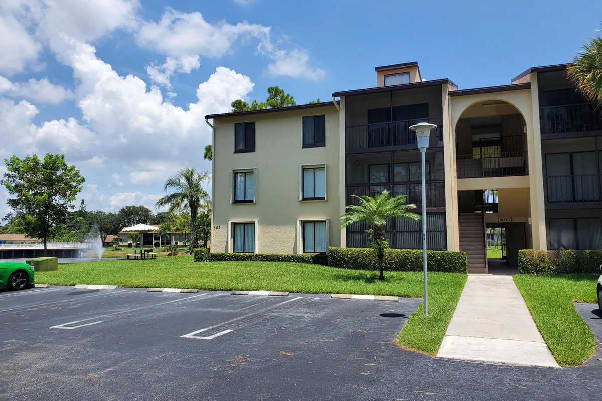 603 Sea Pine Way #B2, West Palm Beach: photo 1 of 18