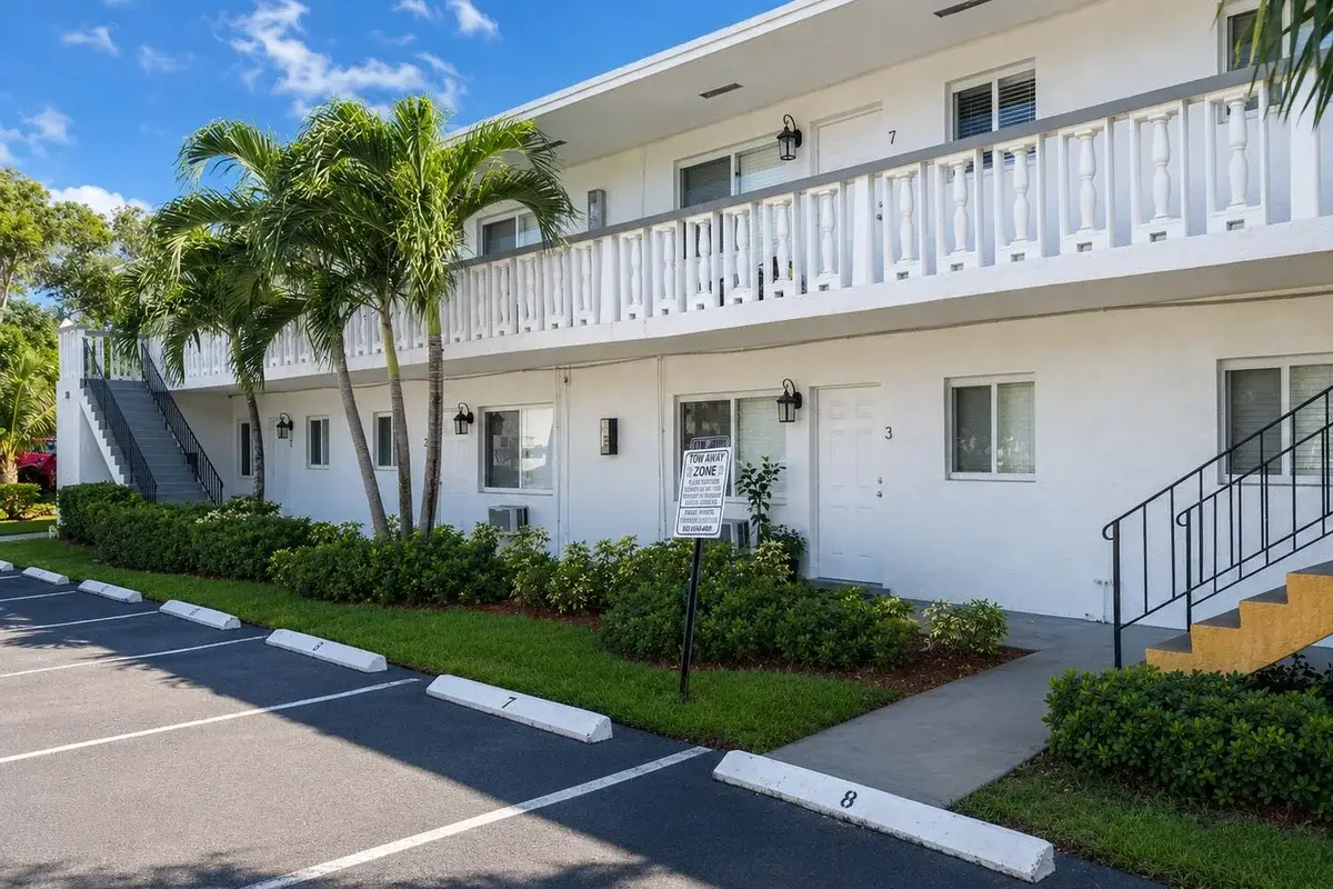 701 SW 14th Ave #2, Fort Lauderdale: photo 1 of 9