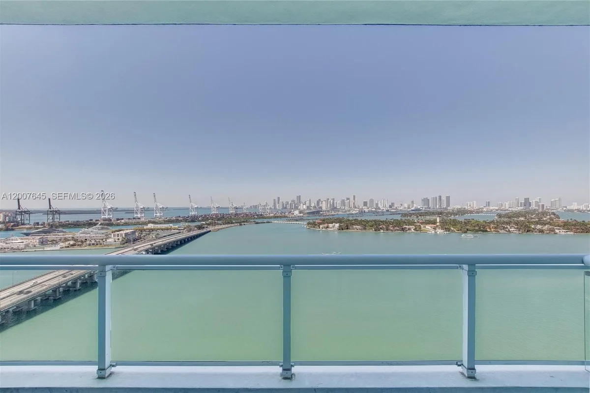 540 W Ave #2112, Miami Beach: photo 1 of 45