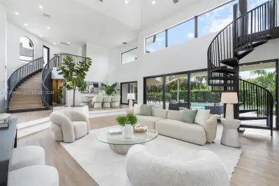 7190 Valencia Dr, Boca Raton: photo 1 of 36