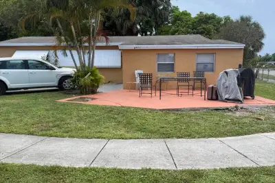 2071 NW 29th Ter, Fort Lauderdale: photo 1 of 7
