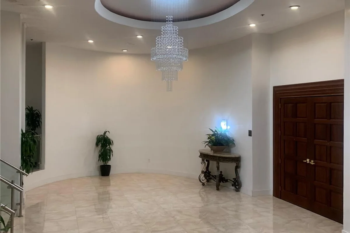 19201 Collins Ave #231, Sunny Isles Beach: photo 1 of 11