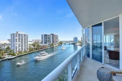 715 Bayshore Dr #902, Fort Lauderdale: photo 1 of 35