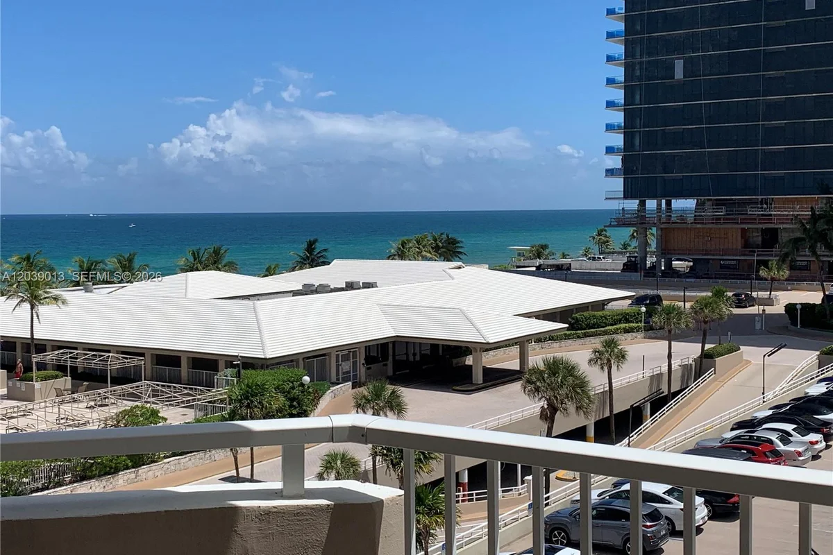 1950 S Ocean Dr #4C, Hallandale Beach: photo 1 of 26