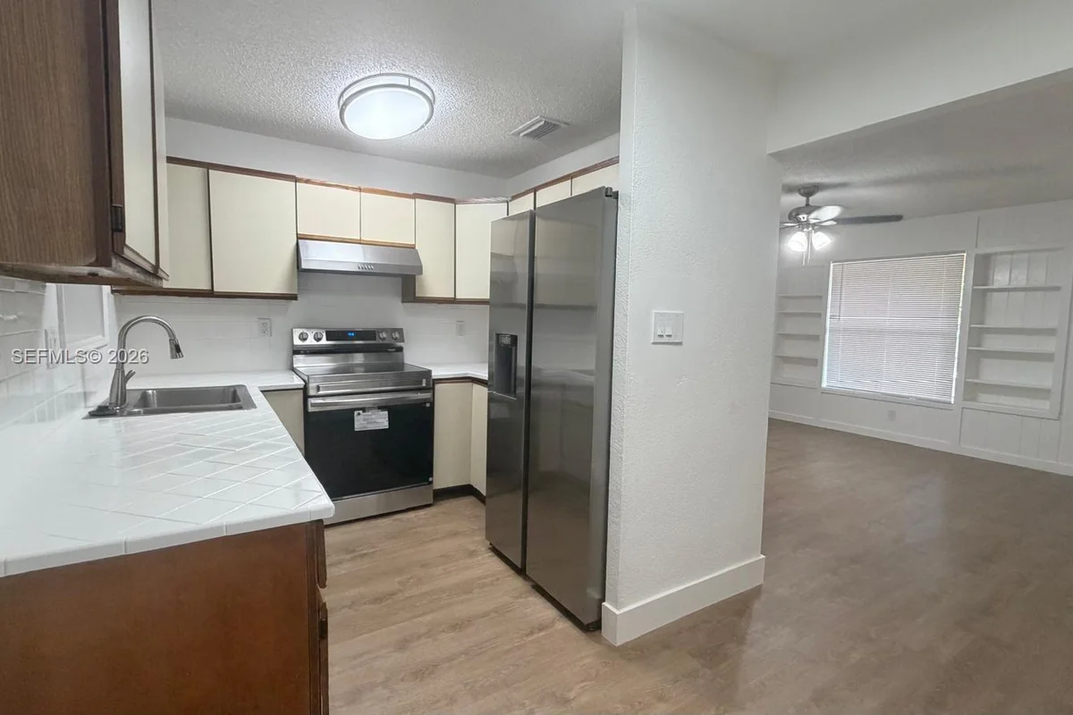 2580 NW 62nd Ave, Margate: photo 1 of 24