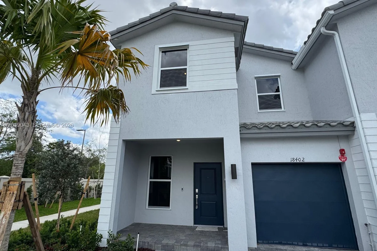 18402 SW 2nd St, Pembroke Pines: photo 1 of 14