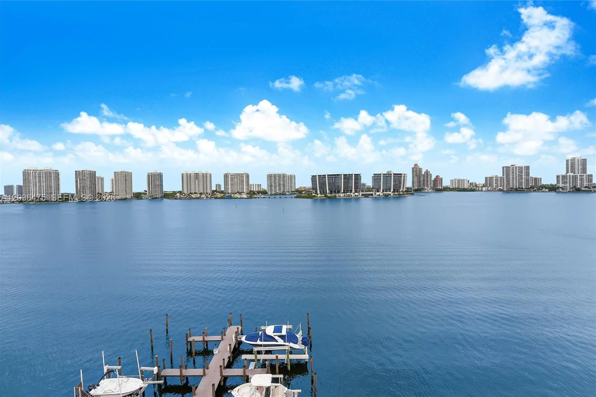 18000 N Bay Rd #902, Sunny Isles Beach: photo 1 of 25