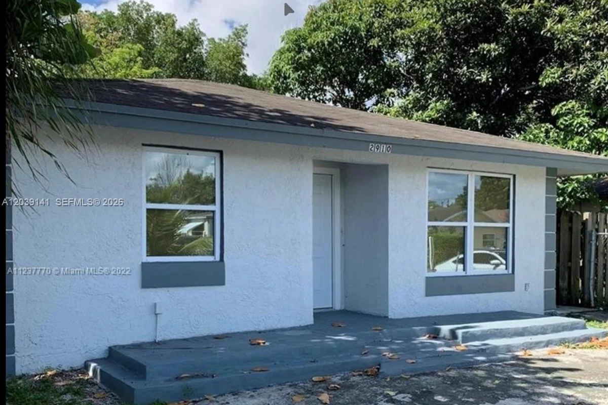 House in Pompano Beach: photo 1 of 1