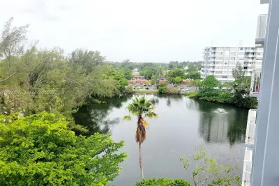 1300 NE Miami Gardens Dr #720E, Miami: photo 1 of 11