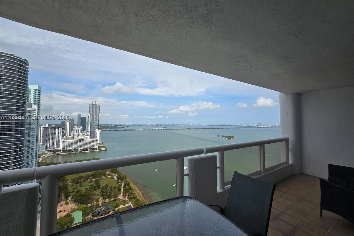 Condo in Miami: photo 1 of 28