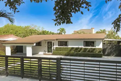 6751 SW 13th St, Miami: photo 1 of 41