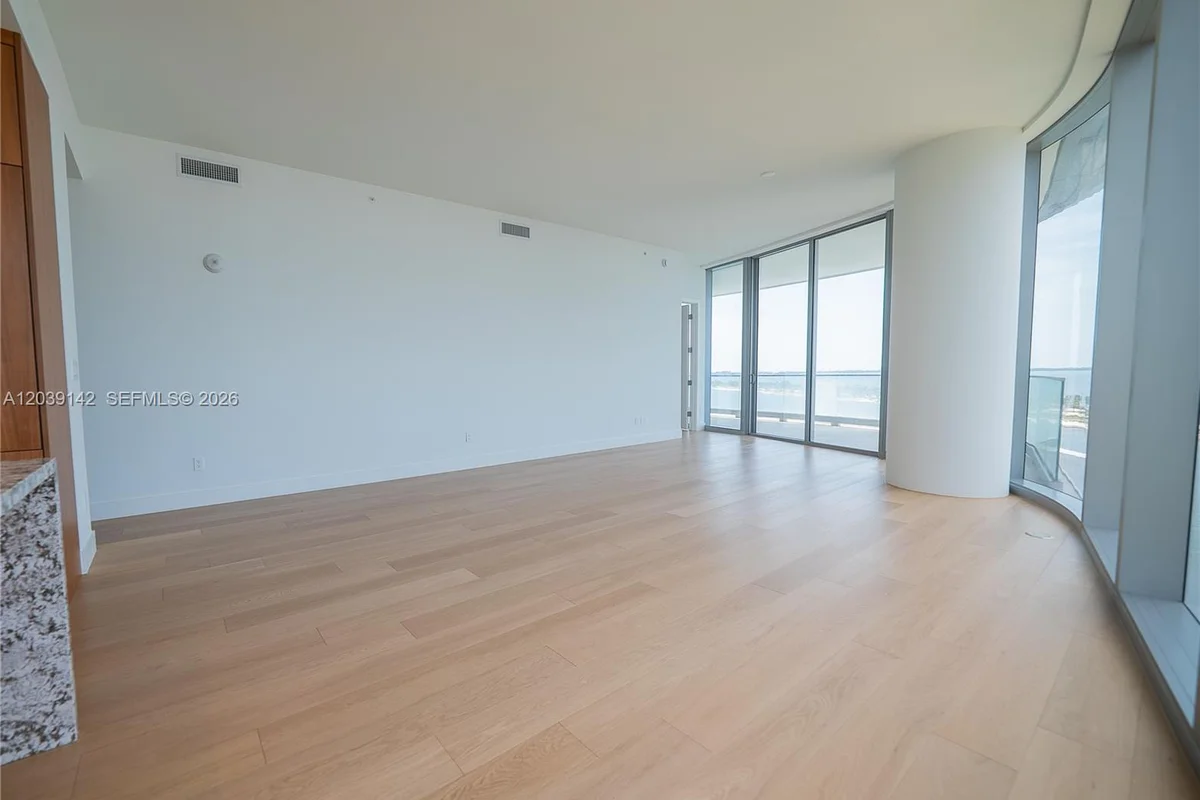175 SE 25th Rd #702, Miami: photo 1 of 30