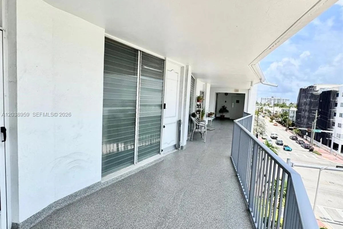 1100 Alton Rd #5D, Miami Beach: photo 1 of 33