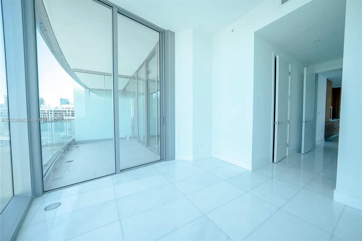175 SE 25th Rd #2703, Miami: photo 1 of 24