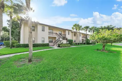 21542 Juego Cir #27h, Boca Raton: photo 1 of 12