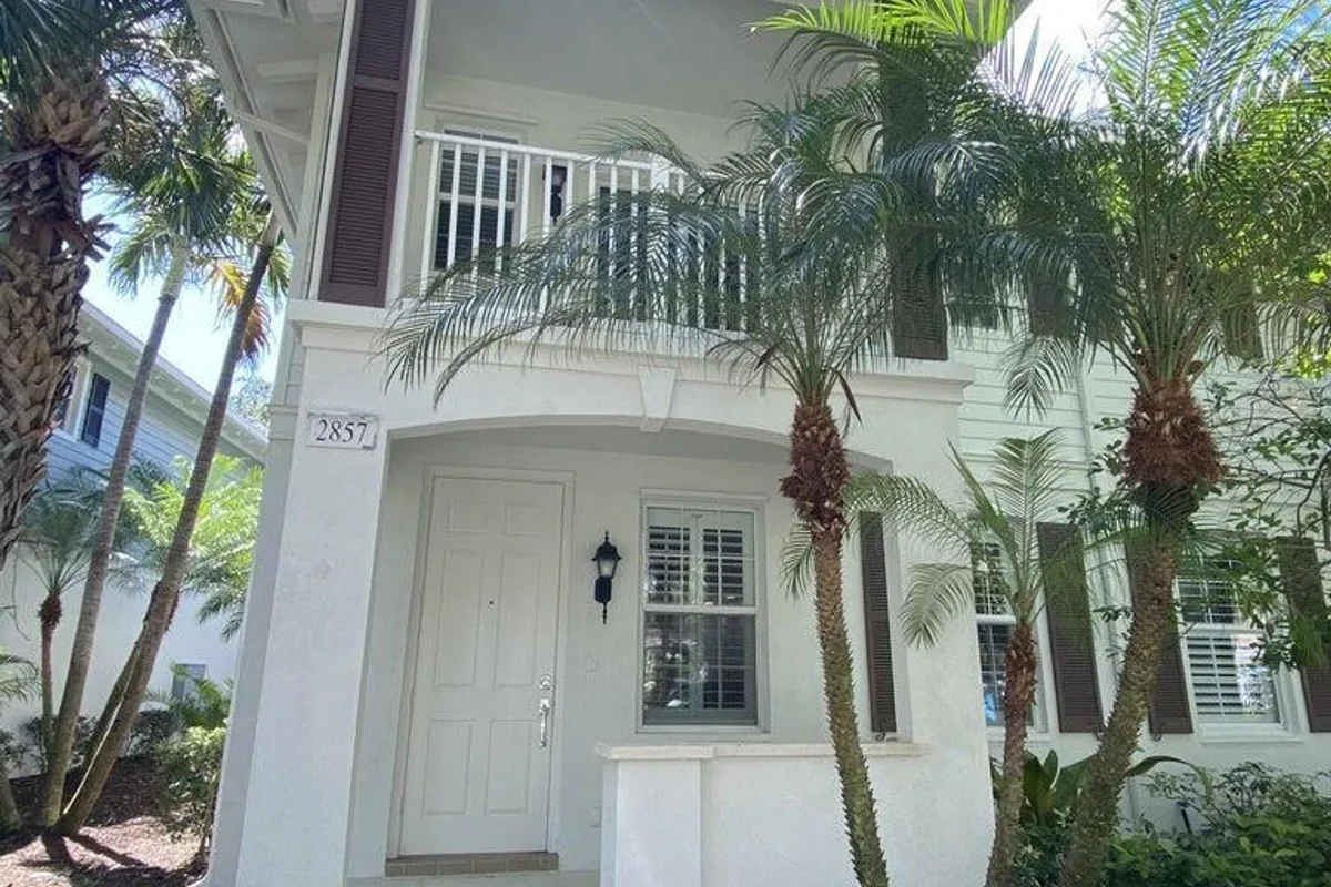 2857 E Community Dr, Jupiter: photo 1 of 22