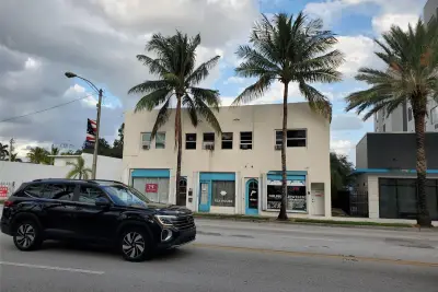 50 N Federal Hwy #4, Dania Beach: photo 1 of 17