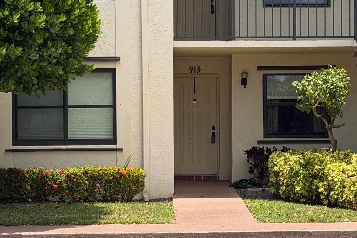 7879 Willow Spring Cir #913, Lake Worth: photo 1 of 19