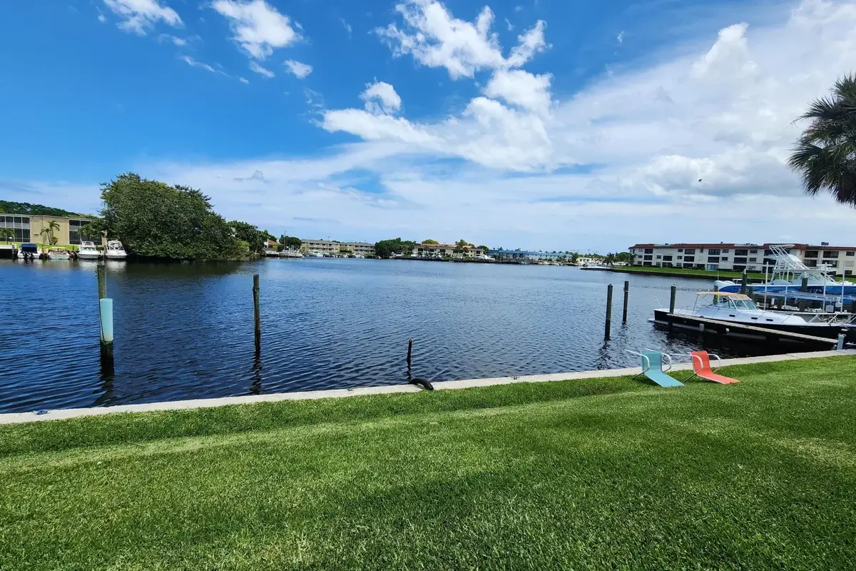 412 Northlake Ct #5, North Palm Beach: photo 1 of 16