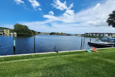 412 Northlake Ct #5, North Palm Beach: photo 1 of 16
