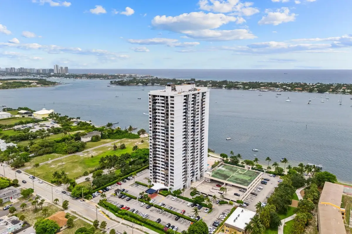 5600 N Flagler Dr #402, West Palm Beach: photo 1 of 33