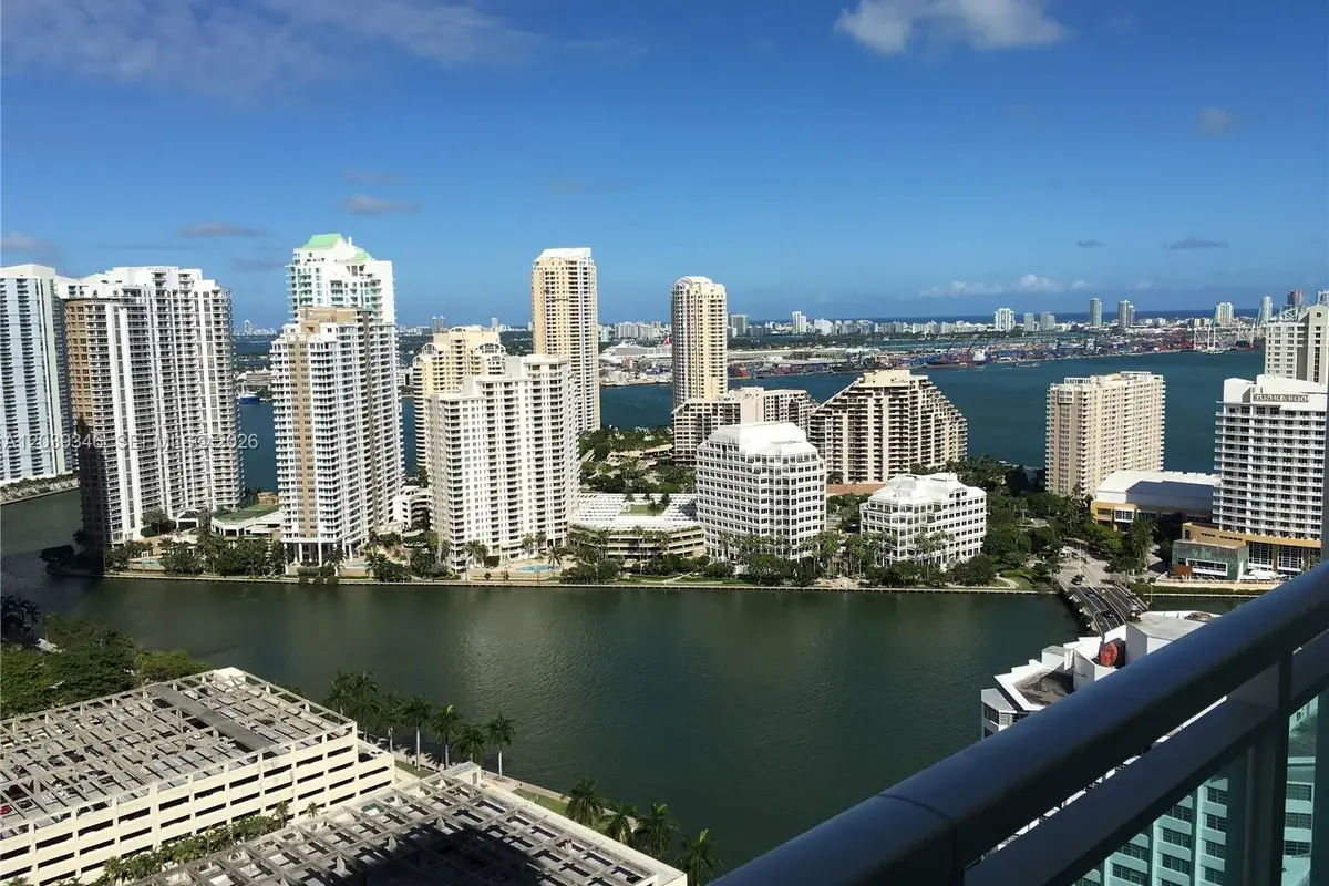 Condo in Miami: photo 1 of 13